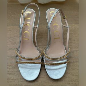 NWOT Gucci silver heels with chain detail 37.5